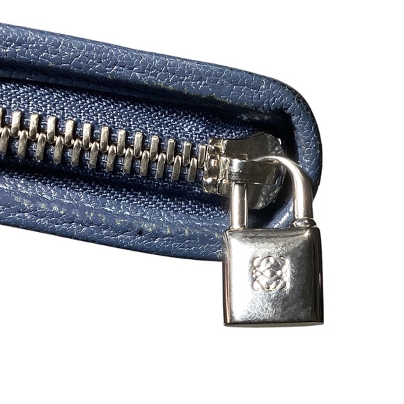 LOEWE Long Wallet Anagram Logo Cadena Blue Leather Zip Closure Pristine - Picture 9 of 16